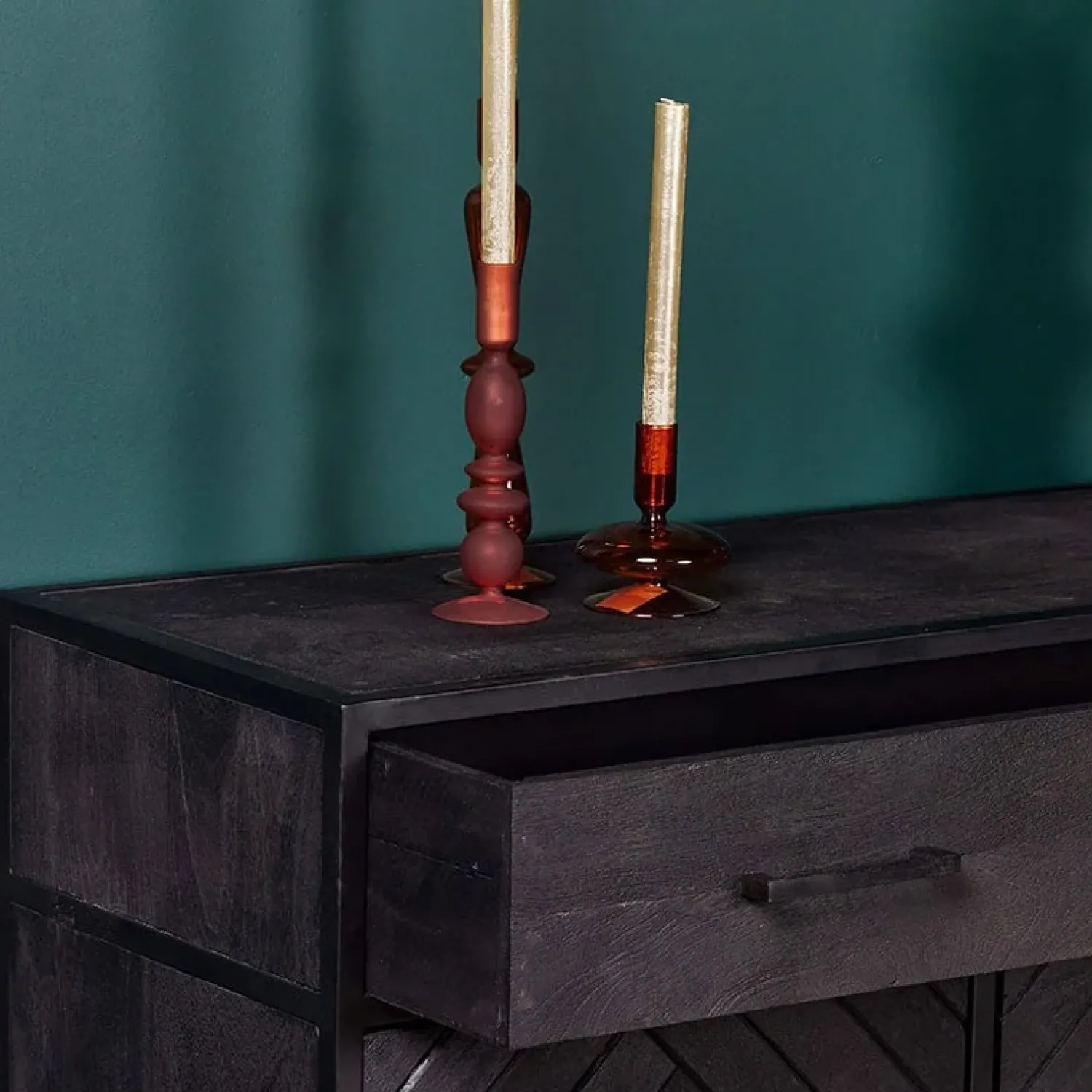 Furndea Wandkasten|Industriele Kasten|Wandkast Scandi visgraat zwart mangohout 100cm